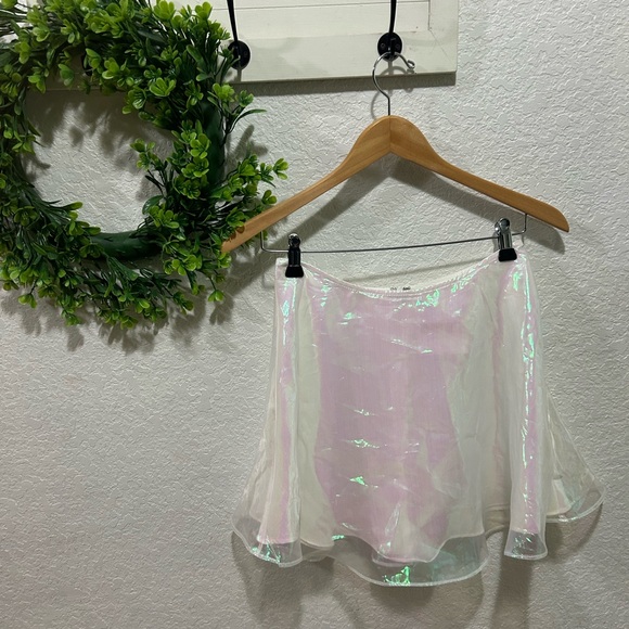 NWT Storia Irradecent Mini Skirt Sz Medium - Picture 1 of 4